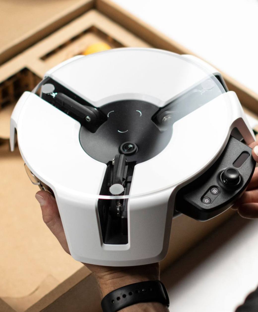 Moab_Thumb_1040x1258