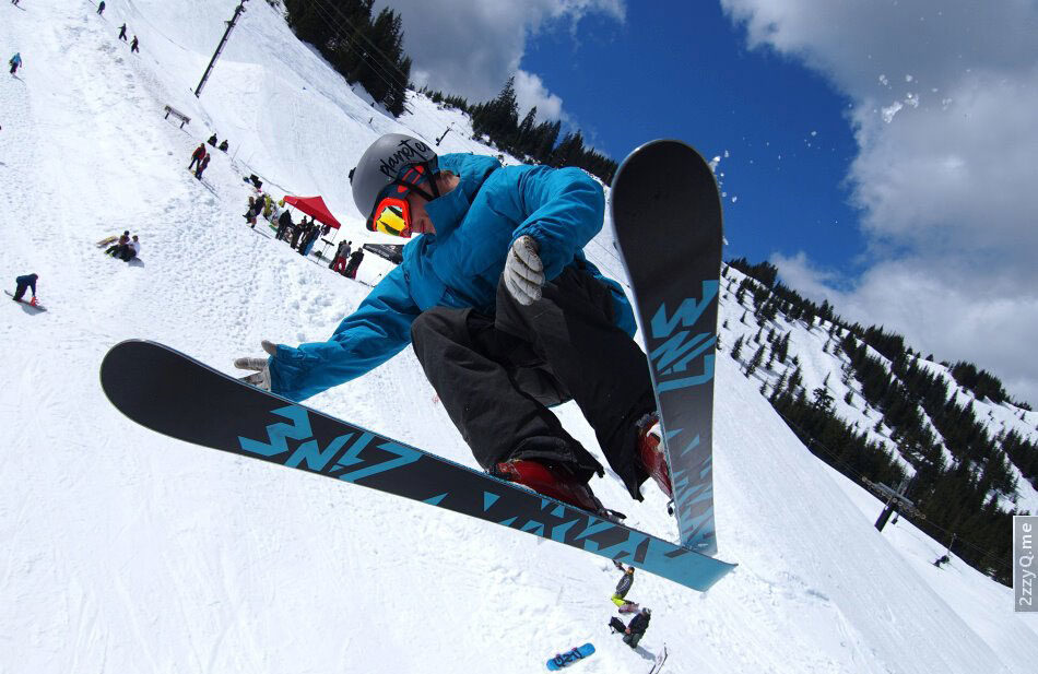 Skiing_Snoqualmie_kurt_crop